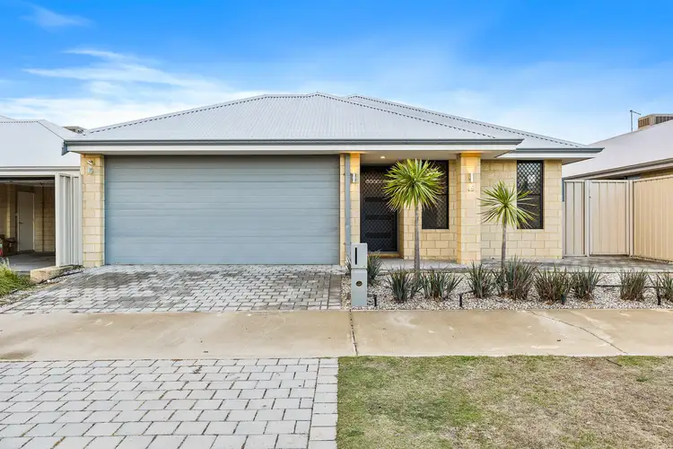 49 Sharperton Meander, Dudley Park WA 6210