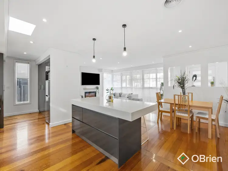 Second view of Homely house listing, 4 Merlin Court, Frankston VIC 3199