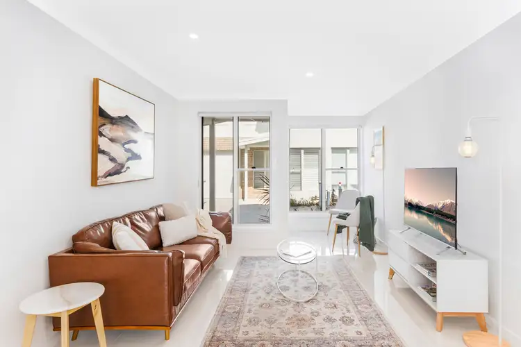 9/21 Pur Pur Ave, Lake Illawarra NSW 2528