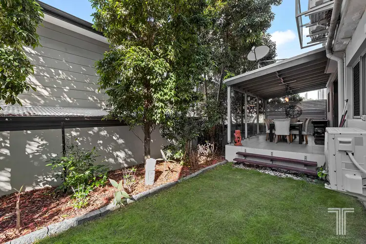 Main view of Homely unit listing, 1/31 Kennington Road, Camp Hill QLD 4152