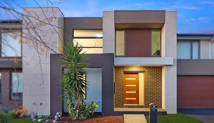 5A Fleauve Boulevard, Clyde North VIC 3978