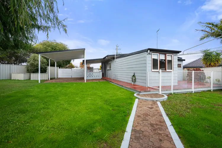 76 Leslie Street, Dudley Park WA 6210