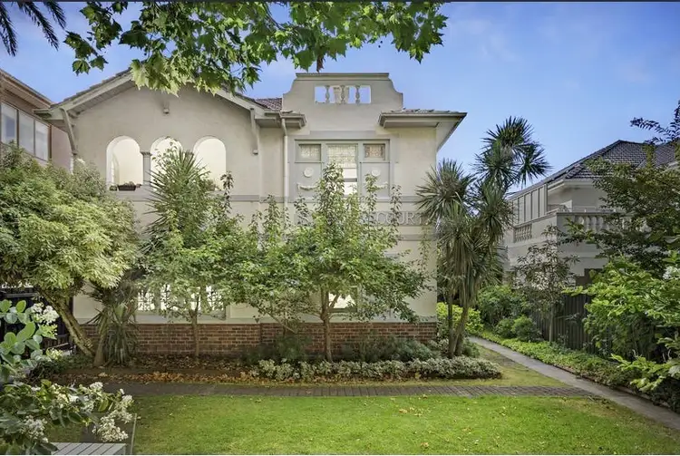 3/8a Dickens Street, Elwood VIC 3184