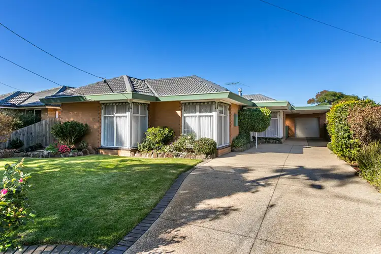 17 Lindwood Avenue, Altona VIC 3018