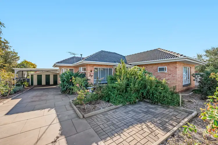 4 Dennis Crescent, Para Hills SA 5096