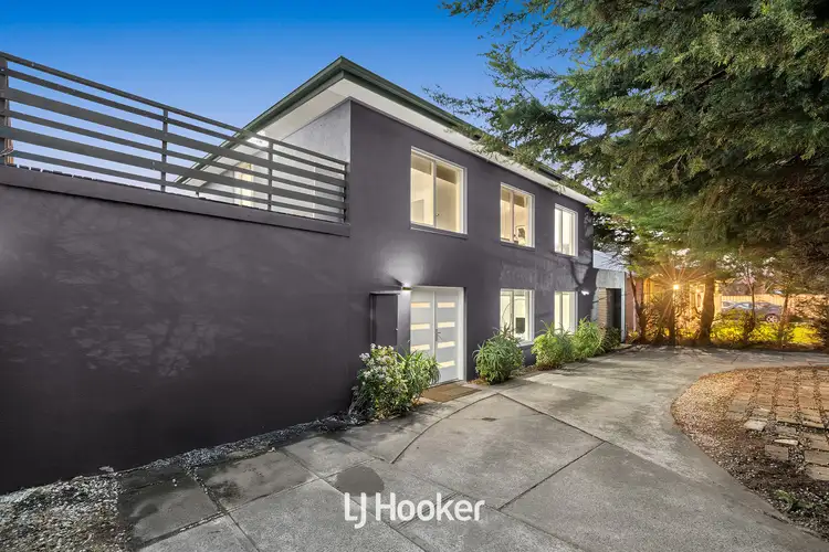 24 James Cook Drive, Endeavour Hills VIC 3802