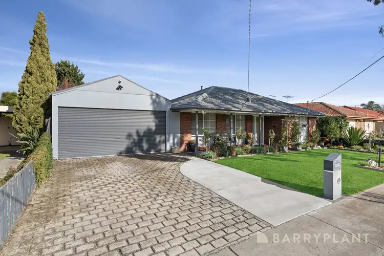 17 Burge Crescent, Hoppers Crossing VIC 3029