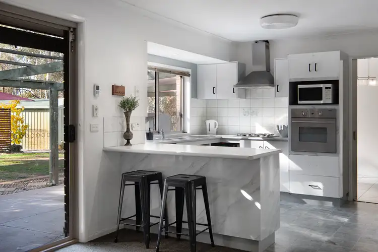 Fifth view of Homely house listing, 28 Callistemon Close, Junortoun VIC 3551