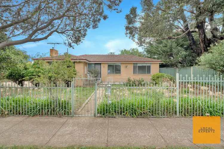 8 Brooklyn Road, Melton South VIC 3338