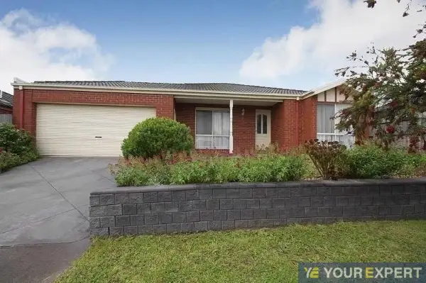 2 Marina Court, Berwick VIC 3806