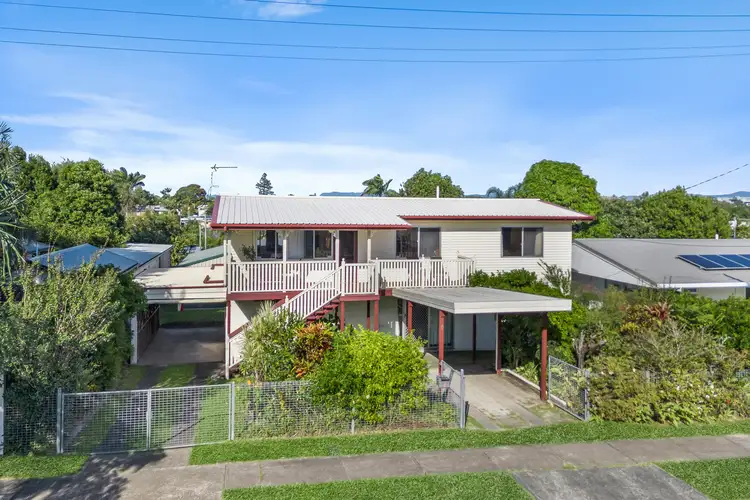 6 Schneider Avenue, Labrador QLD 4215