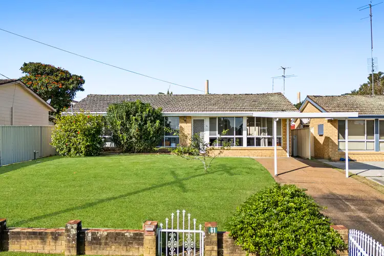 61 Campbell Parade, Mannering Park NSW 2259