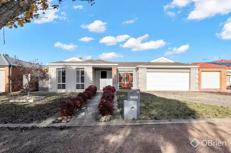 15 Waterford Way, Melton West VIC 3337