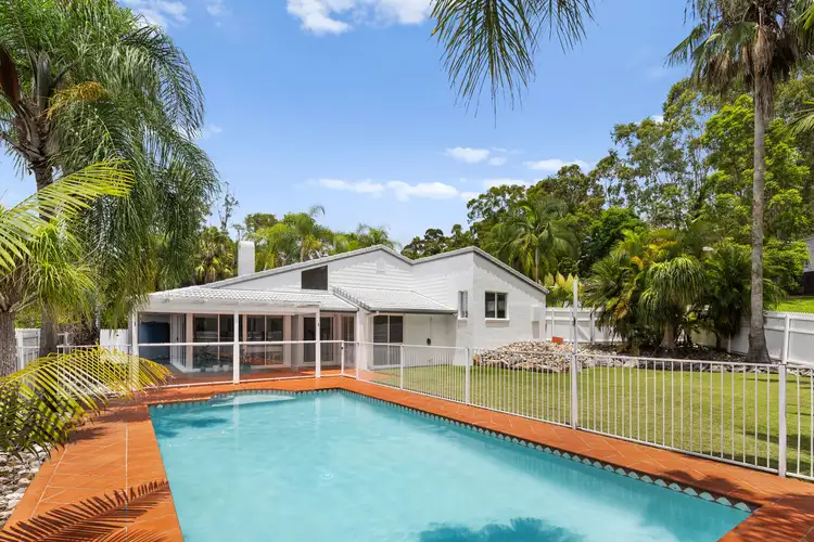 6 Weiss Place, Kenmore Hills QLD 4069