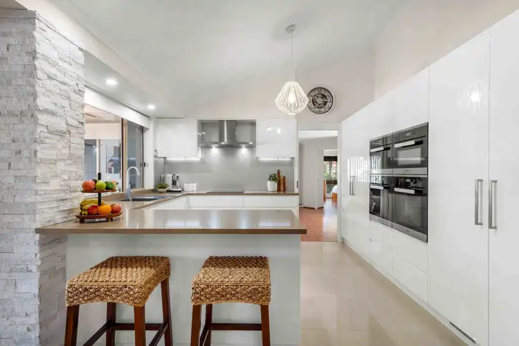 5 Hawk Place, Shellharbour NSW 2529