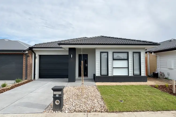 30 Gumtree Grove, Officer VIC 3809