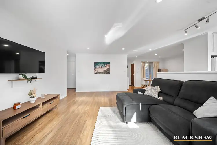 9/17 Brudenell Drive, Jerrabomberra NSW 2619