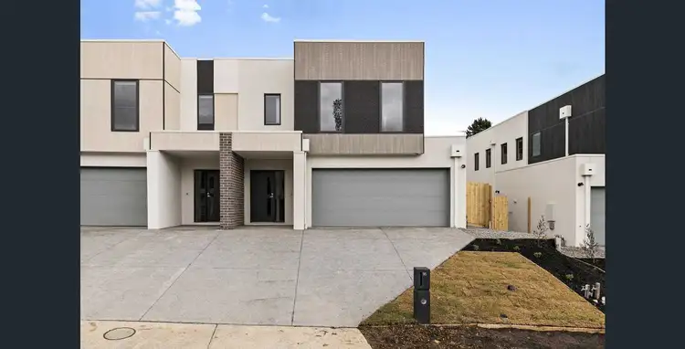 16 Simmons Court, Chirnside Park VIC 3116