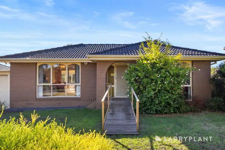 43 Fraser Crescent, Wantirna South VIC 3152