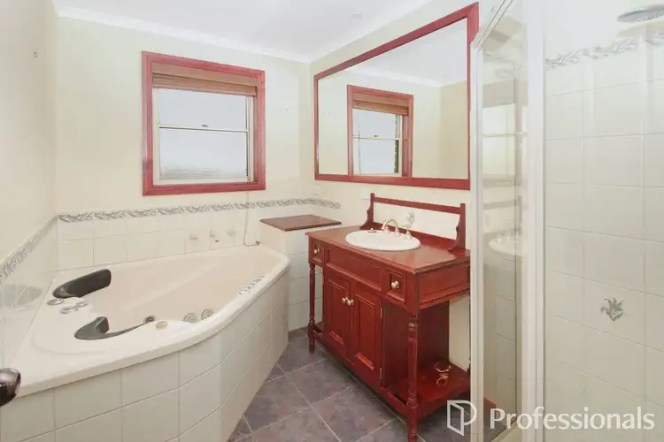 Fifth view of Homely unit listing, 1/1 Cross Street, Maryborough VIC 3465