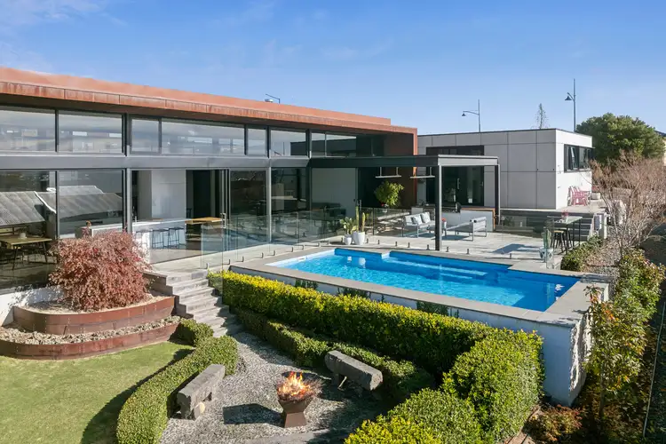 72 Stoneleigh Crescent, Highton VIC 3216