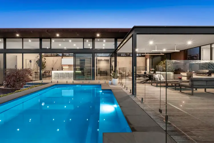 72 Stoneleigh Crescent, Highton VIC 3216