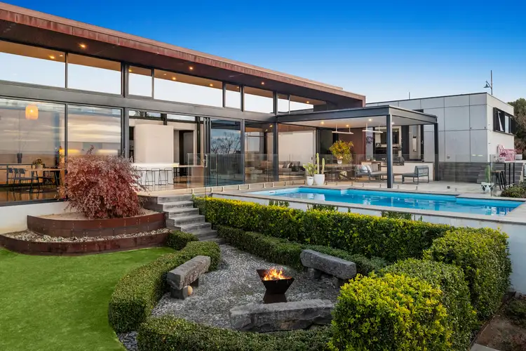72 Stoneleigh Crescent, Highton VIC 3216