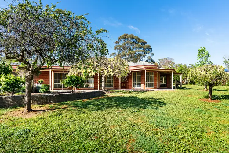 33 Maldon Road, Mckenzie Hill VIC 3451