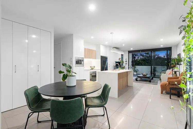 304/18 Mermaid Street