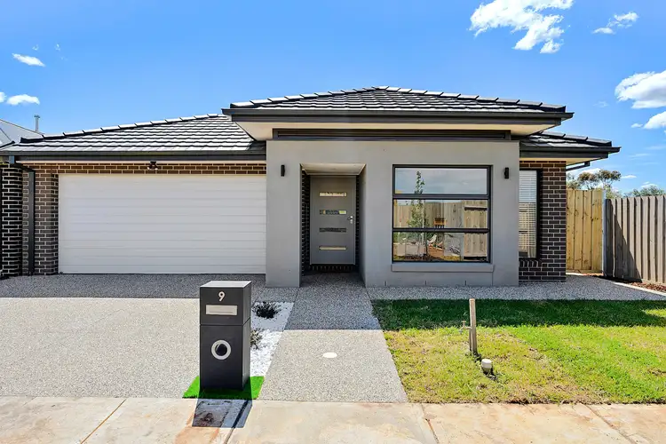 9 Dugan Street, Thornhill Park VIC 3335