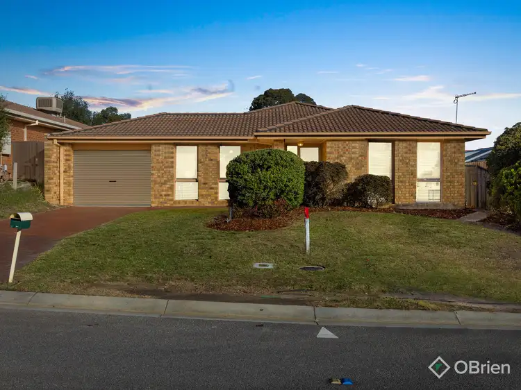 12 Waverley Close