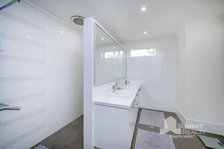 Fourth view of Homely house listing, 5 Cygnet Court, Millbridge WA 6232