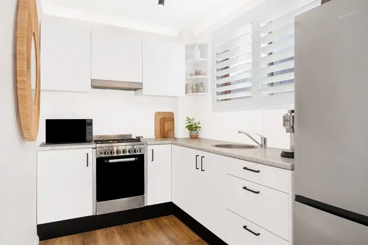 2/16 Wyadra Avenue, Freshwater NSW 2096