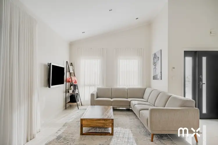 1/127 Shearwater Drive, Lake Heights NSW 2502