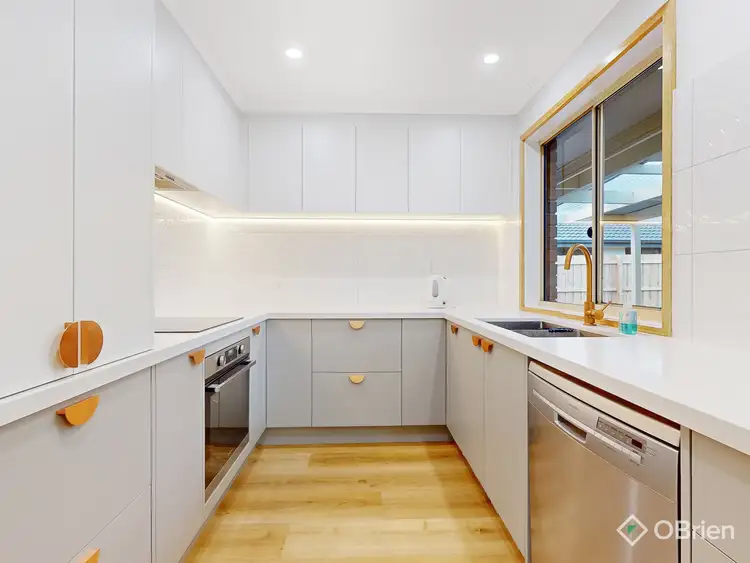 19 Claremont Glen, Berwick VIC 3806