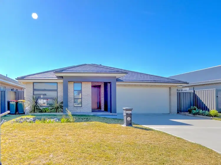 15 Foxtail Street, Fern Bay NSW 2295