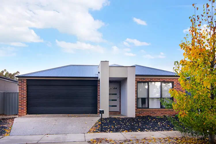 10 Elstead Drive, Strathdale VIC 3550