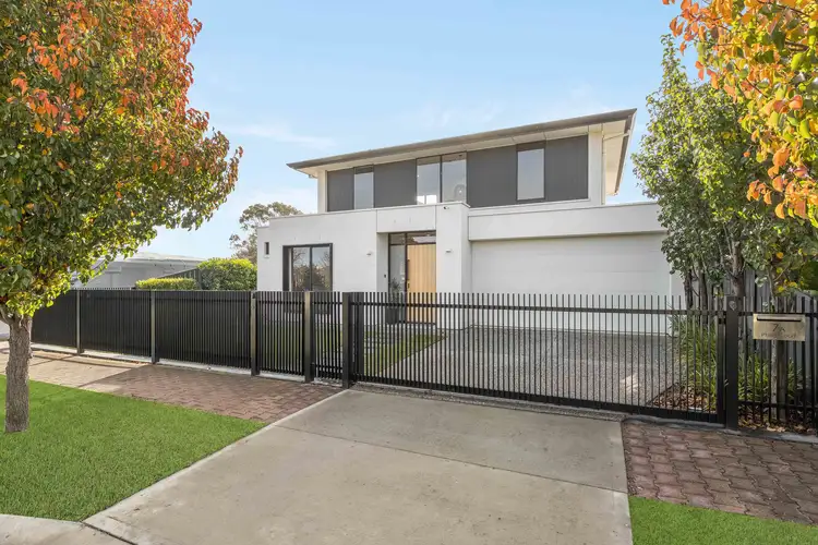 7A Phillis Court