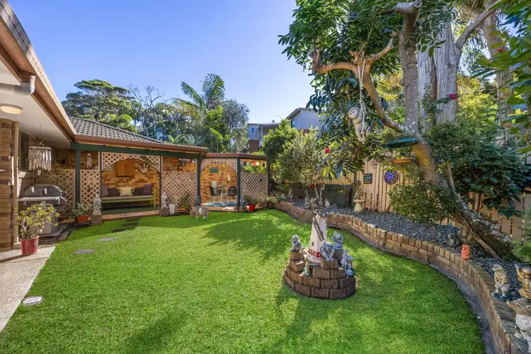 Main view of Homely semi-detached listing, 2/6 Anthony Avenue, Mooloolaba QLD 4557