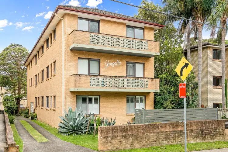 2/9 Lismore Avenue, Dee Why NSW 2099
