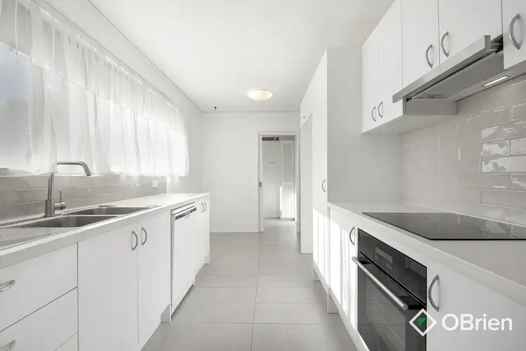 Second view of Homely house listing, 5 Gretana Crescent, Frankston VIC 3199