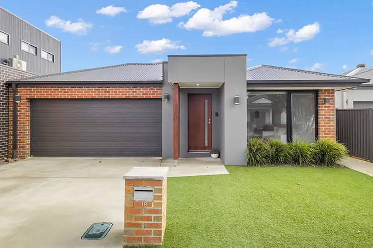18 Cardigan Avenue, Alfredton VIC 3350