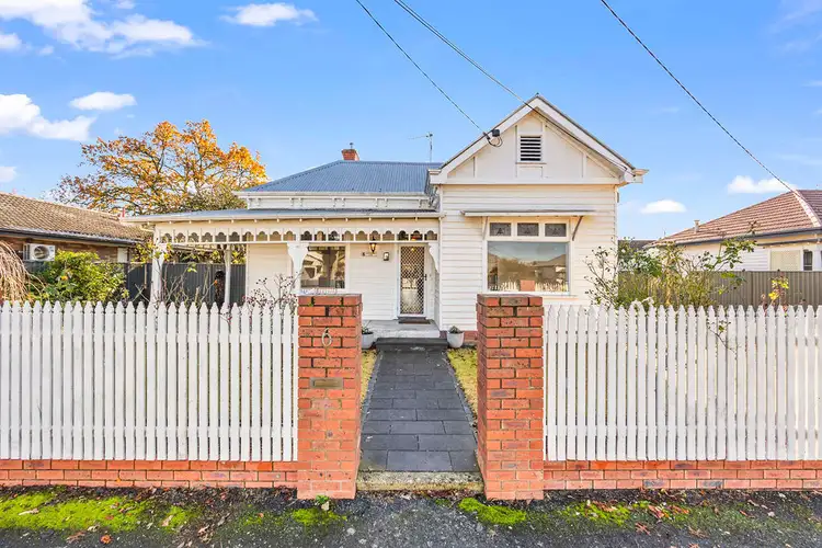 6 Salisbury Avenue, Newington VIC 3350