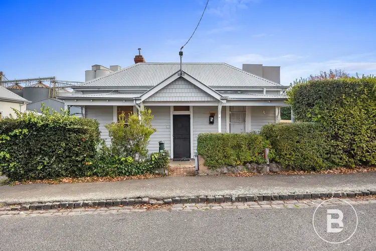 33 Little Clyde Street, Soldiers Hill VIC 3350