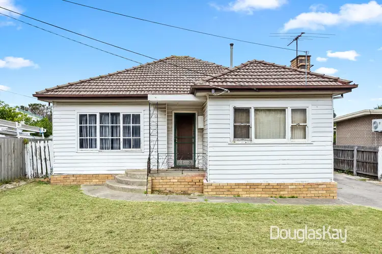 8 Leonard Avenue, St Albans VIC 3021