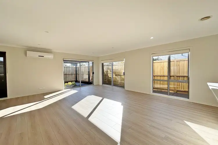 Fifth view of Homely house listing, 2 Willandra Circuit, Warragul VIC 3820