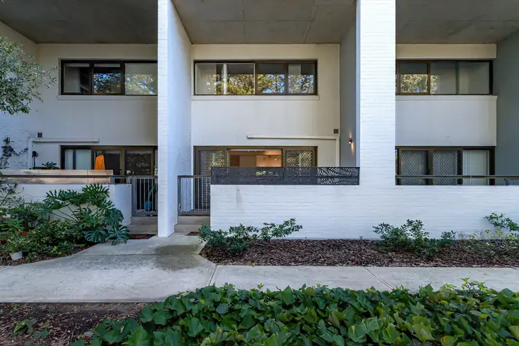 4/59 Breaksea Drive, North Coogee WA 6163