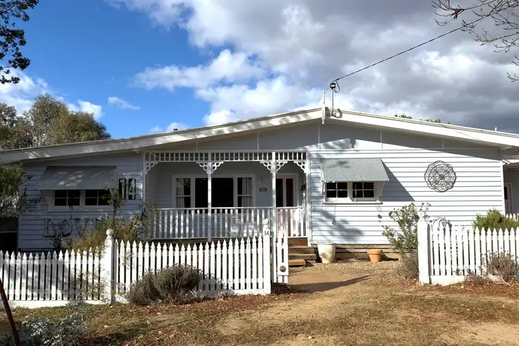 14 Railway Avenue, Castlemaine VIC 3450