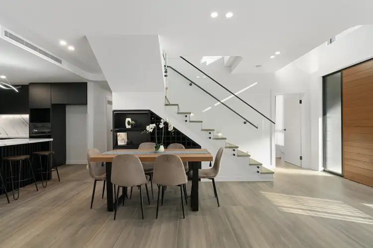 32 Animbo Street