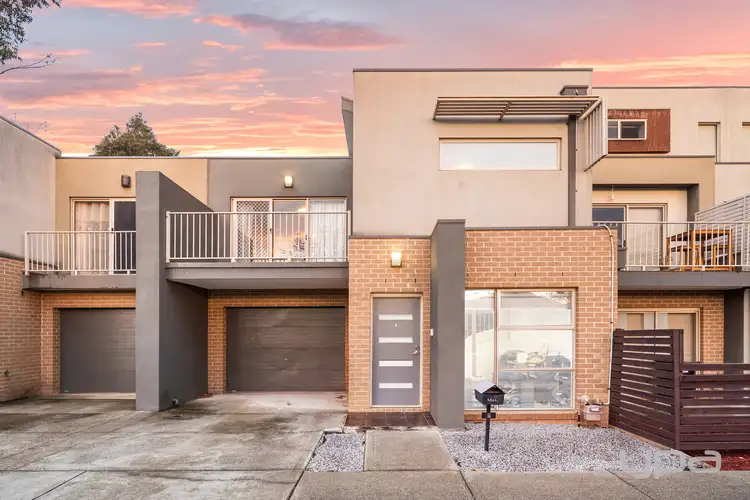 2/17-21 Cobaw Circuit, Caroline Springs VIC 3023